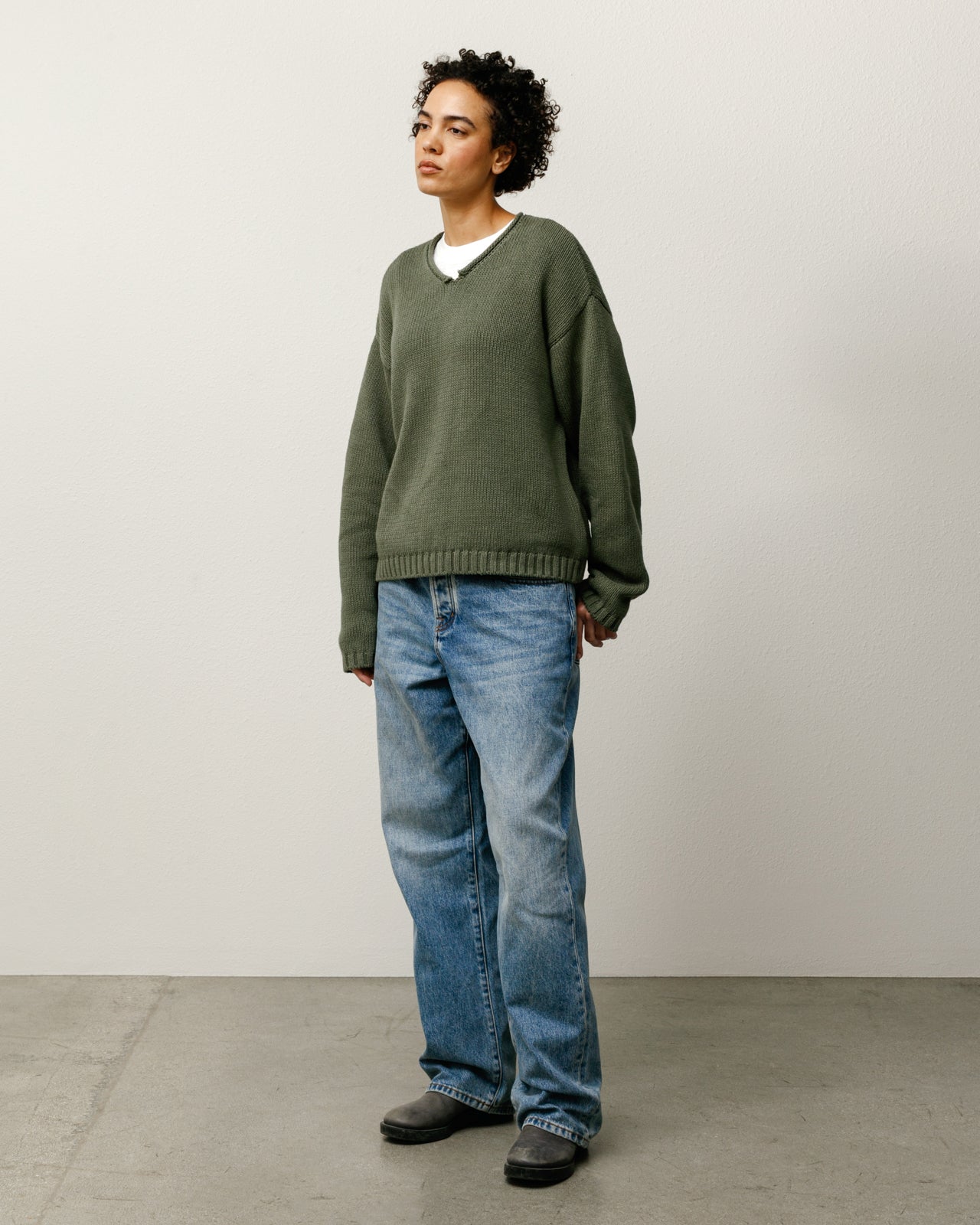ROLL V NECK SWEATER